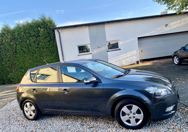 Kia Ceed cena 16999 przebieg: 209826, rok produkcji 2011 z Radków małe 211